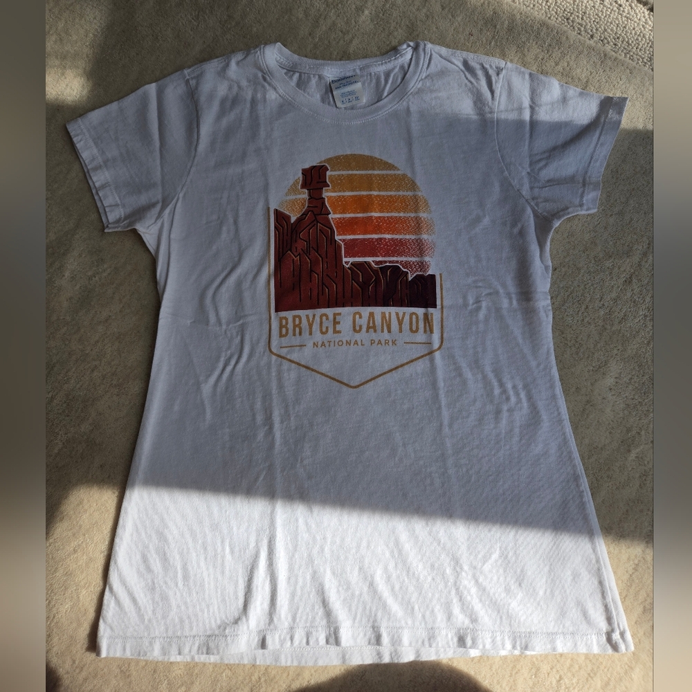 🌟Womens Port Company Bryce Canyon National Park White T-Shirt Size Small